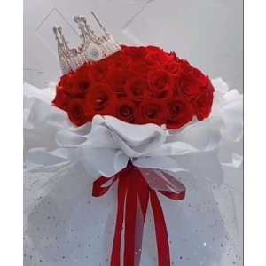情定一生-99枝精品红玫瑰搭配满天星皇冠装饰