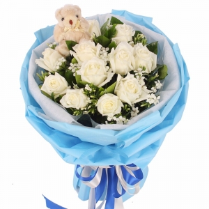 柔情誓言-11朵精品白玫瑰，1只可爱小熊，相思梅点缀