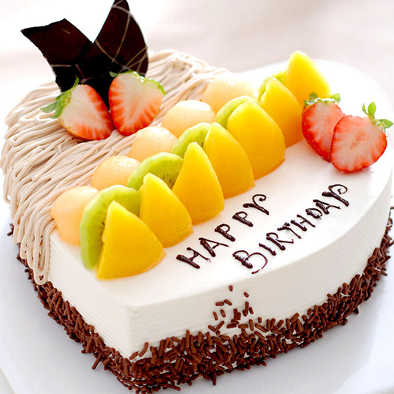 无限开心-奶油水果巧克力“爱心形”蛋糕，表面时令水果巧克力装饰