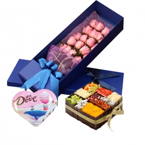 暖暖的幸福-19枝戴安娜玫瑰，搭配绿叶+8寸水果蛋糕+德芙心形巧克力礼盒98g
