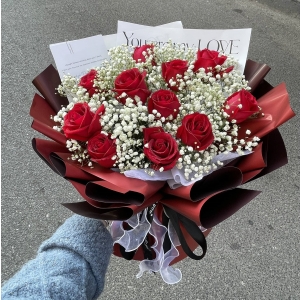你是唯一-卡罗拉红玫瑰11枝、白色满天星3枝、尤加利10枝