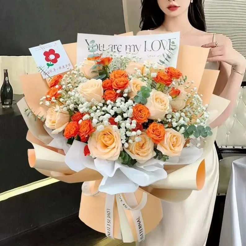 幸福爱情-11朵香槟玫瑰，搭配白色满天星、尤加利多头玫瑰