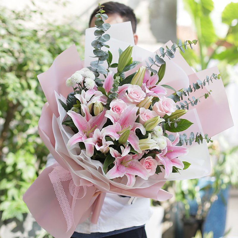 美好陪伴-5枝粉玫瑰、4枝粉百合、小白菊混搭花束