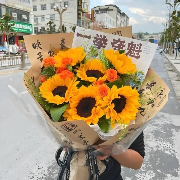 一举夺魁,鹏程万里-6支向日葵,3支多头橙色芭比,尤加利丰满搭配