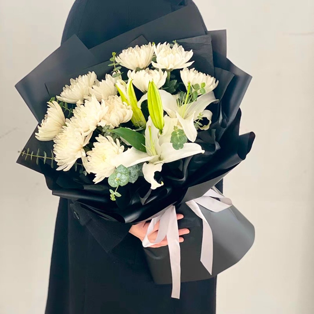 永远怀恋/11朵白菊花+3朵白色百合花精美花束包装 015