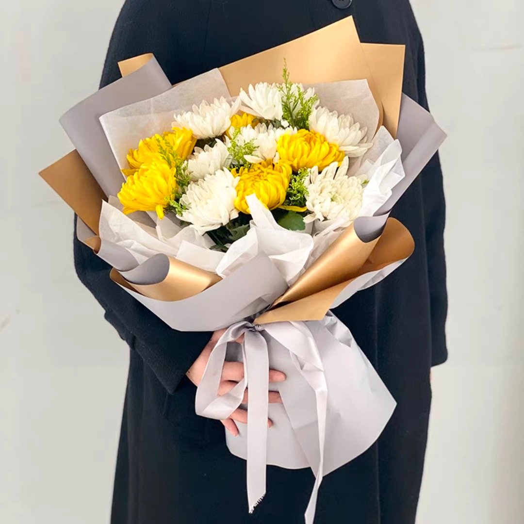 永远怀恋/11朵黄白菊花精美花束包装 013