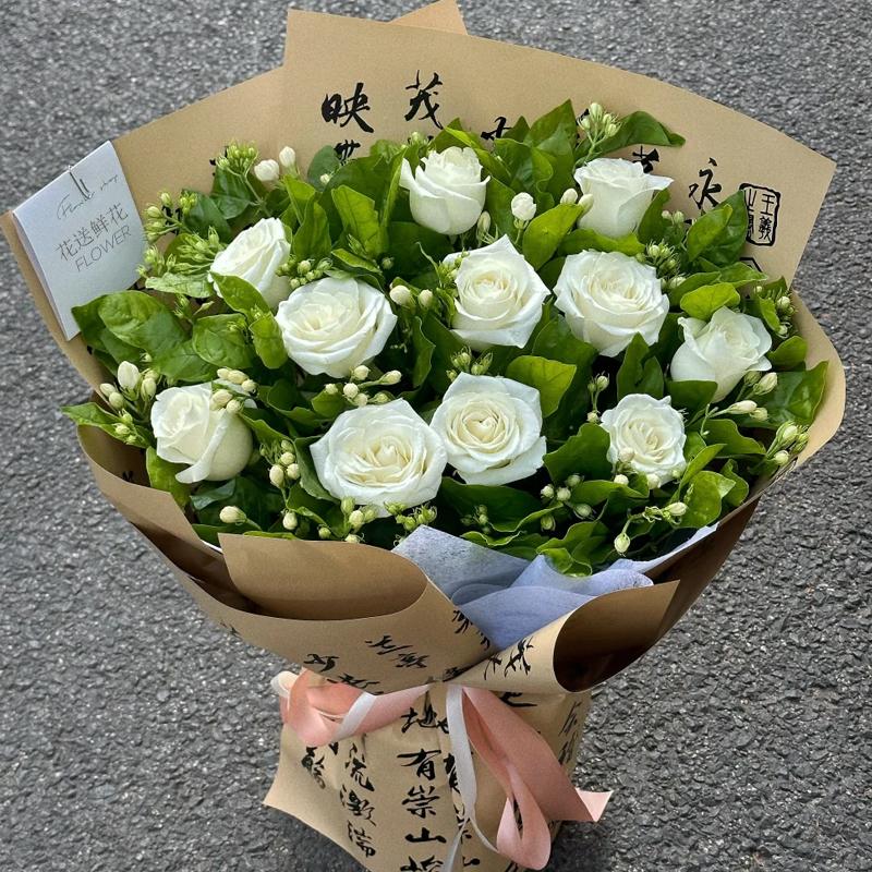 幸福滋味-11朵白玫瑰，茉莉间插丰满